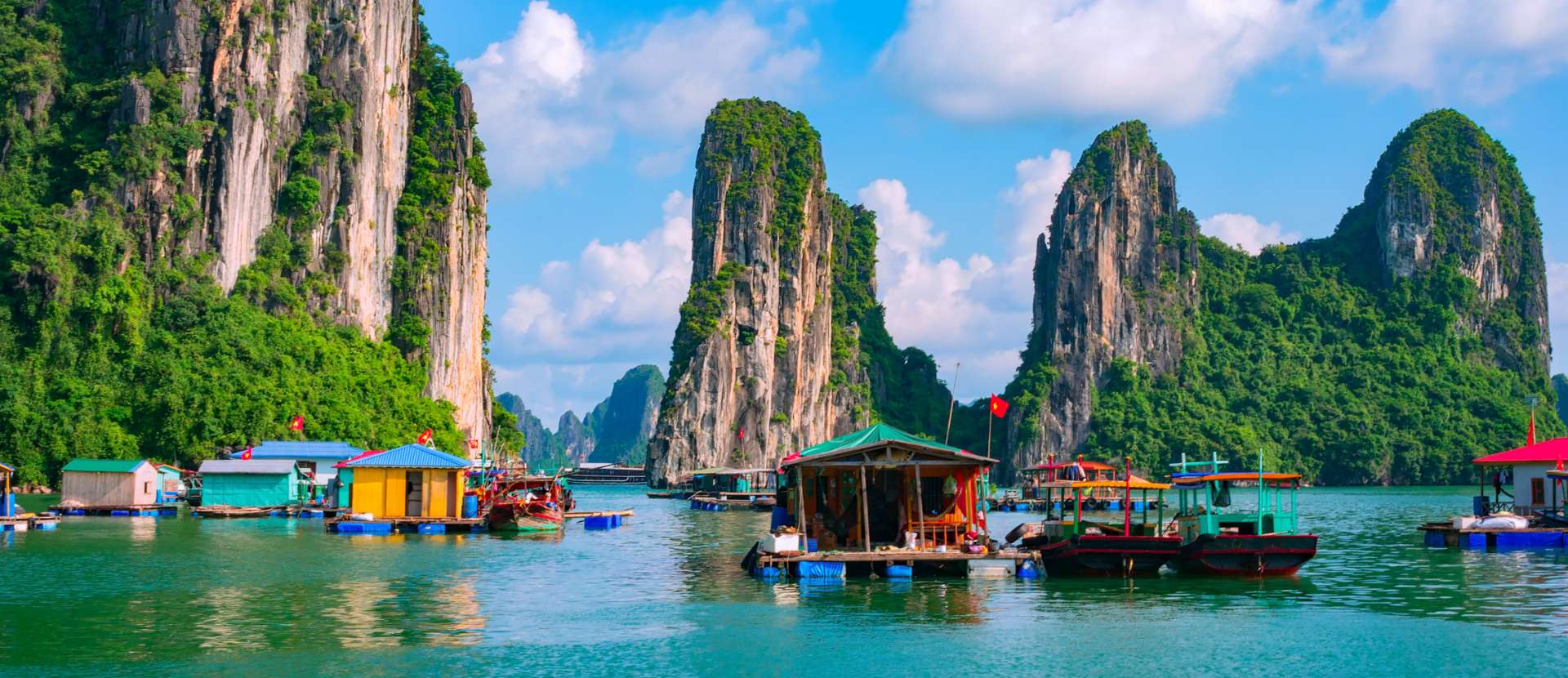 ha-long-bay-floating-fishing-village