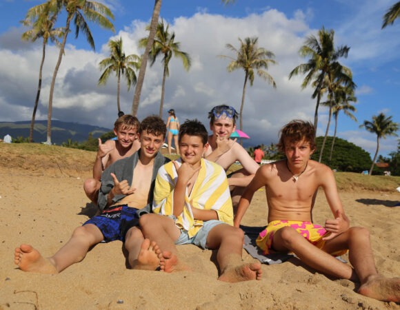 group-boys-hawaii-beach-laurenfritz