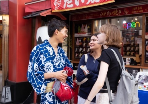 students-smiling-tokyo