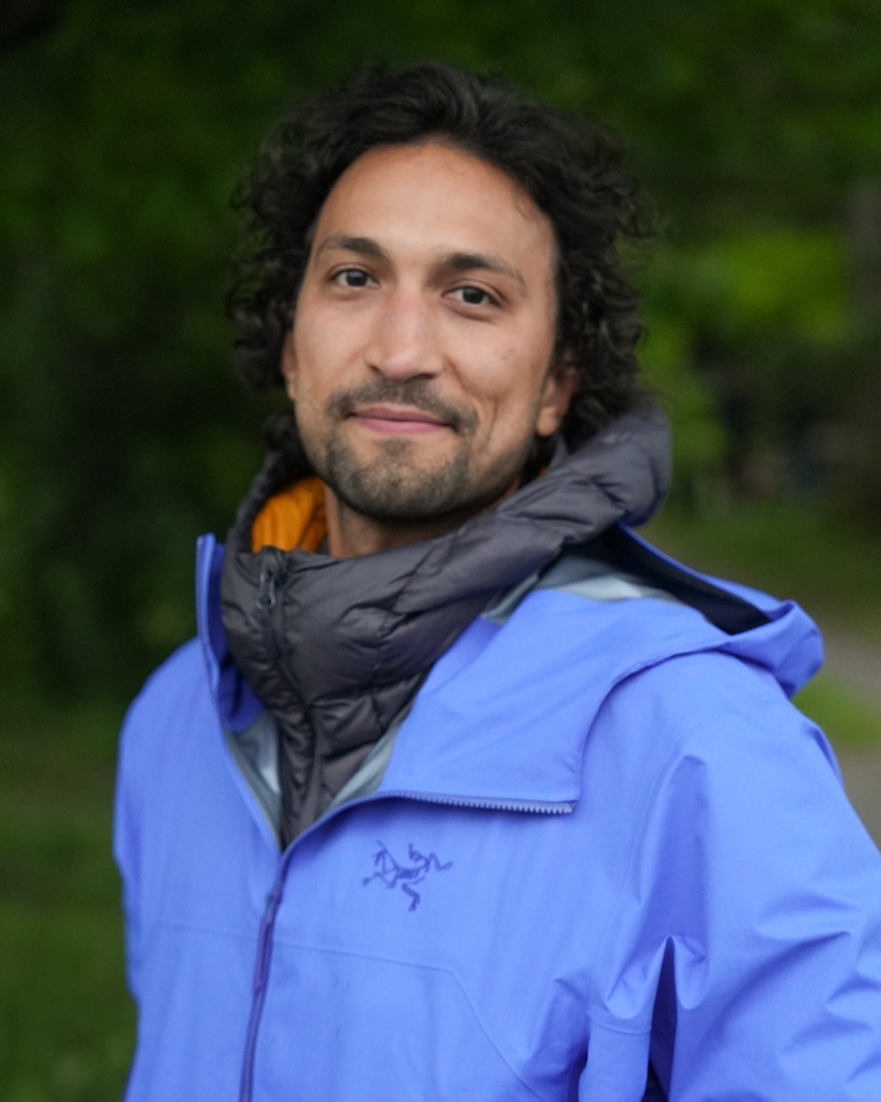Headshot of Juan R.