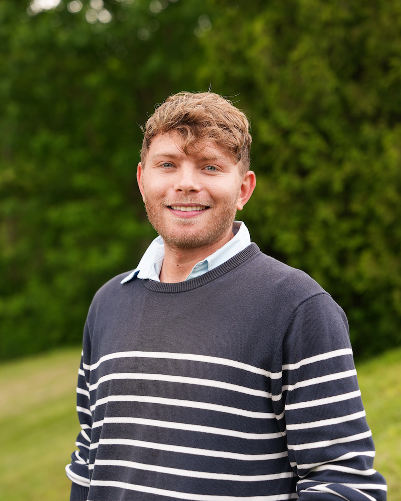 Headshot of Zach A.