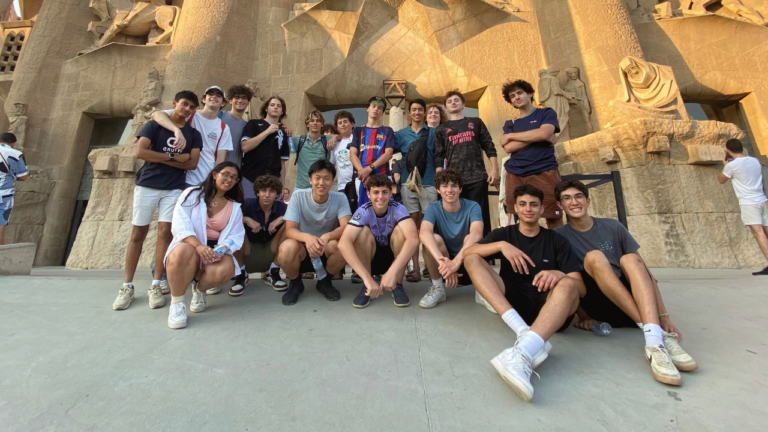 Alum Chloe M. with her group in Barcelona